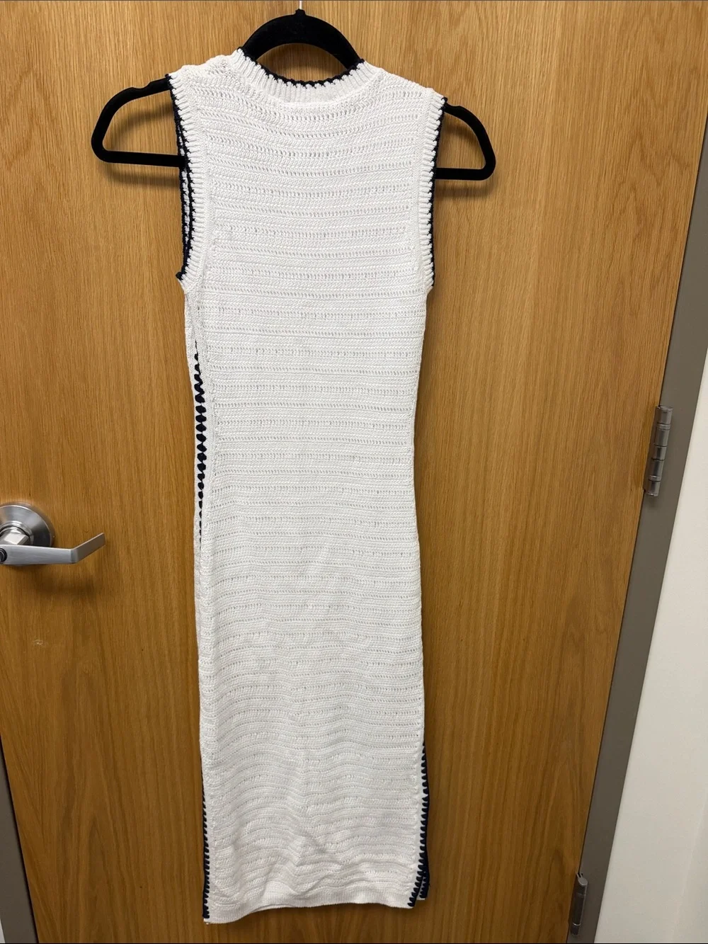 Abercrombie & Fitch sleek sleeveless